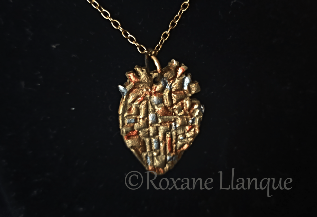 Steampunk heart pendant by Roxane Llanque